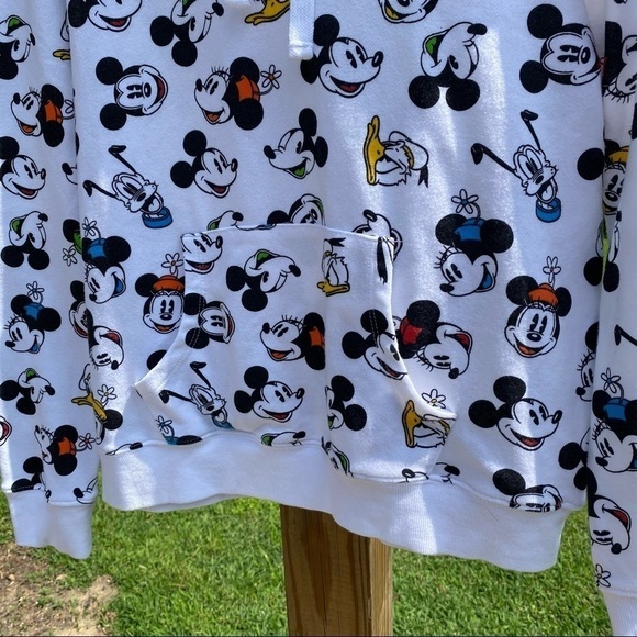 Disney Parks Mickey and Gang hoodie retro style SZ Medium - Picture 2 of 6